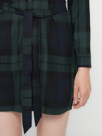 Abercrombie & Fitch - Vestidos camiseiros em verde