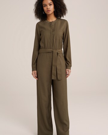 WE Fashion Jumpsuit in Green: front