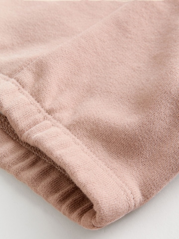 Next Set i beige