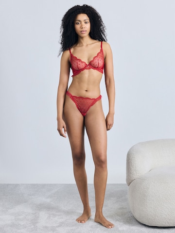 raudona Hunkemöller Siaurikės 'Cordelie'