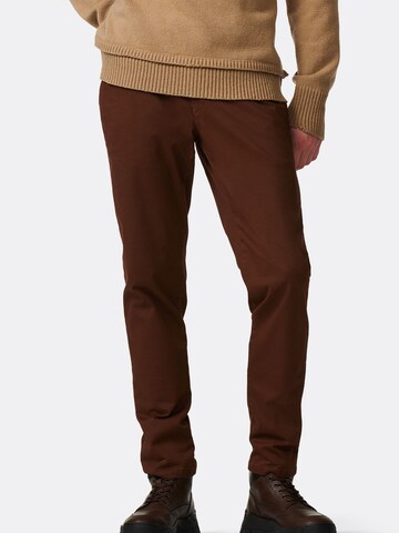 MMXGERMANY Slim fit Chino Pants in Bronze: front