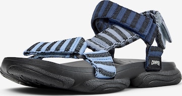 CAMPER - Sandálias com tiras 'Karst ' em azul: frente
