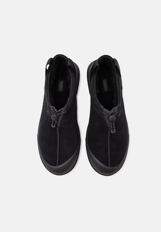 UGG Спортни обувки Slip On 'Tasman Outpost' в черно