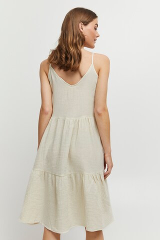 b.young - Vestido de verano en beige