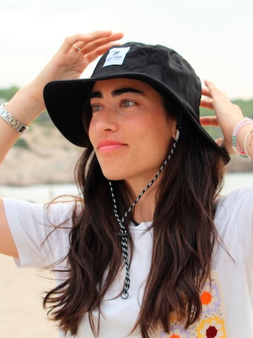 Surf Monkey Sports Hat in Black