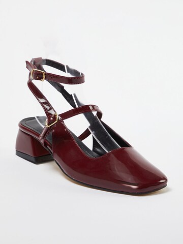 Trendyol Pumps in Red: front