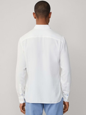 Coupe regular Chemise Hackett London en blanc