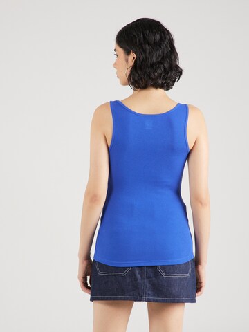 Top de la GAP pe albastru