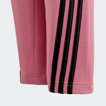 ADIDAS SPORTSWEAR Slimfit Spodnie sportowe 'Future Icons 3-Stripes -' w kolorze różowy