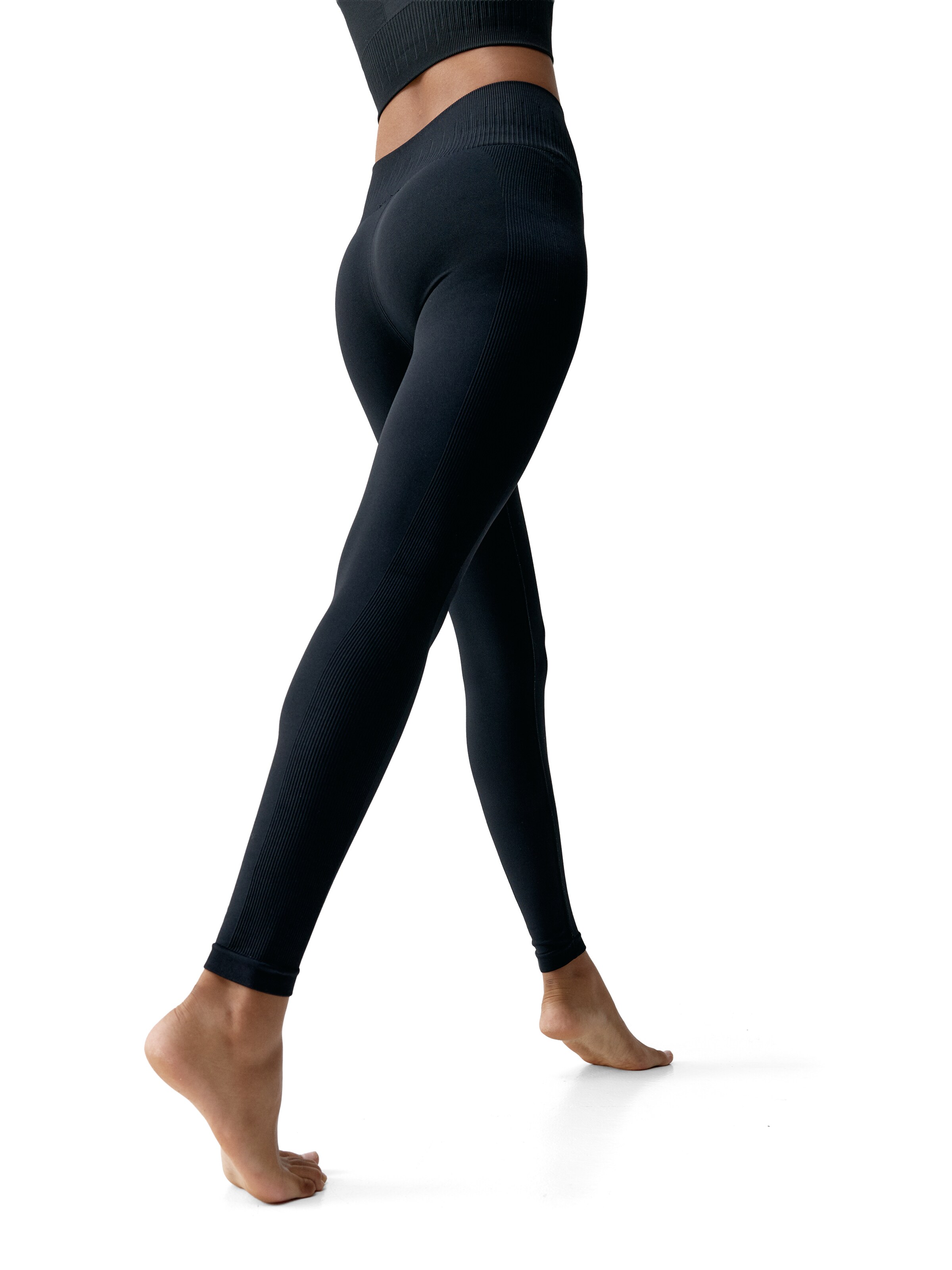 Born Living Yoga Skinny Sportbroek ' Naia ' in Zwart