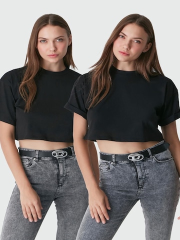 C&City T-Shirt in Schwarz: Vorderseite