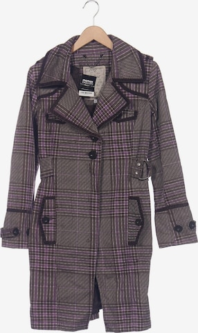 Dept. Mantel S in Braun: Vorderseite