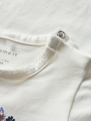 Tutina / body per bambino 'NBFOHELLO' di NAME IT in bianco
