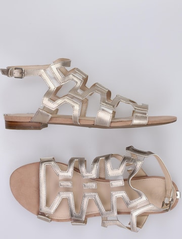 GUESS Sandals & High-Heeled Sandals in 40 in Beige: front