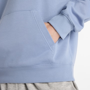 new balance Sweatshirt 'Essentials' in Blauw