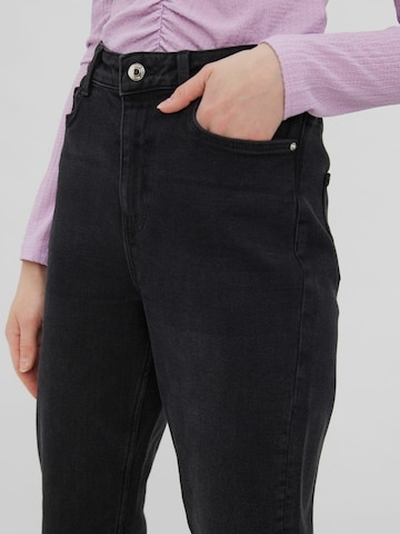 VERO MODA Regular Jeans 'Joline' in Zwart