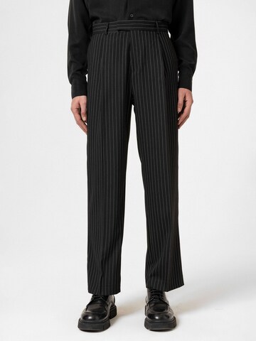 regular Pantaloni con pieghe 'Eurico' di Antioch in nero