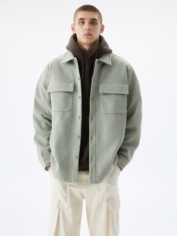 Pull&Bear Between-season jacket in Green: front