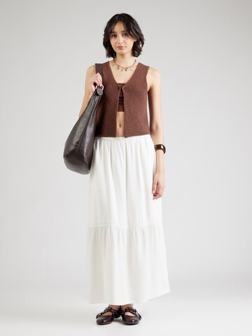 Jupe & Other Stories en blanc