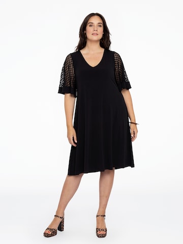 Yoek Dress in Black