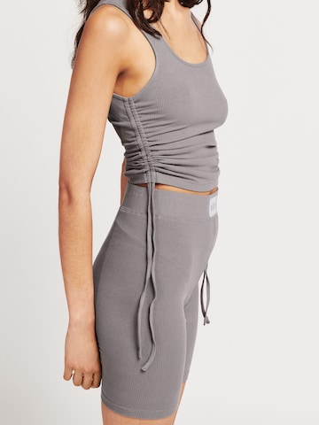 Lezu Top 'Danielle' in Grey: side