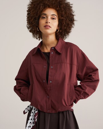 raudona WE Fashion Demisezoninė striukė: priekis