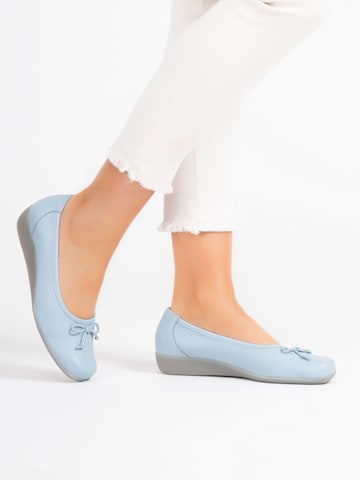 VITAFORM Ballet Flats in Blue: front