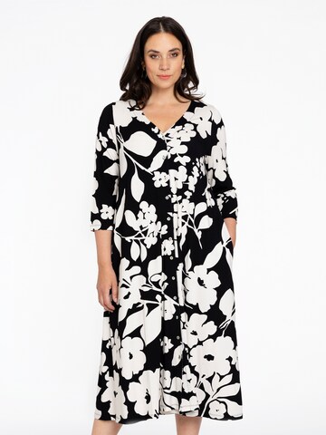 Robe Yoek en noir : devant