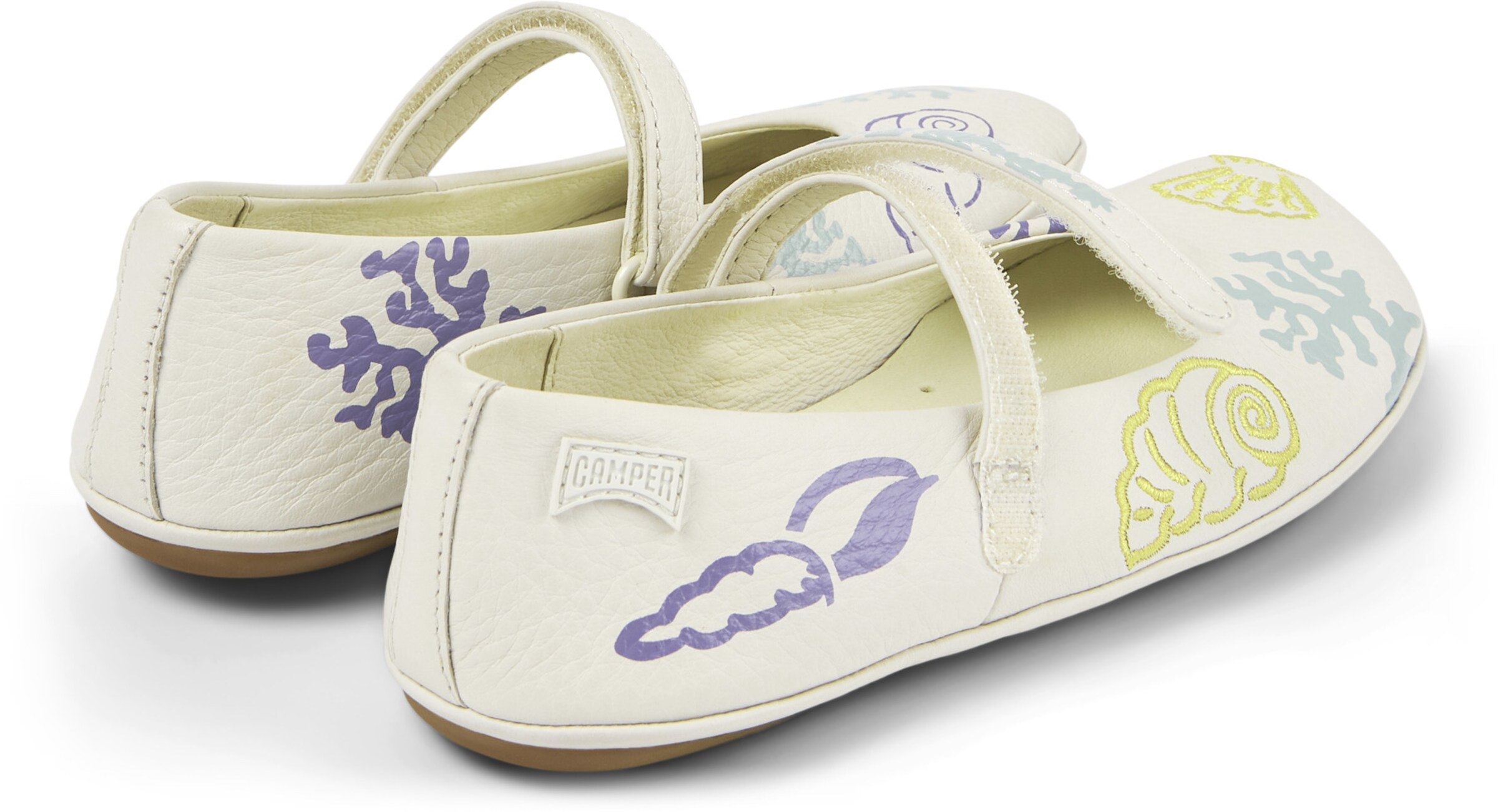 CAMPER Ballerina's 'Right' in Wit