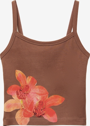 Top de la Pull&Bear pe maro: față