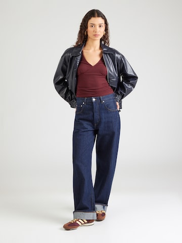 Tricou 'Janina' de la ABOUT YOU pe roșu