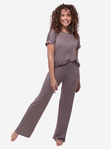 Mey Pyjama 'Pure Chic' in Bruin