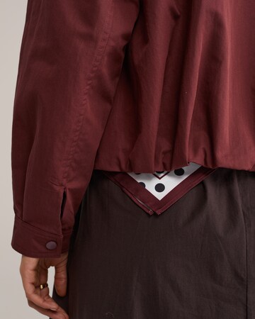 raudona WE Fashion Demisezoninė striukė