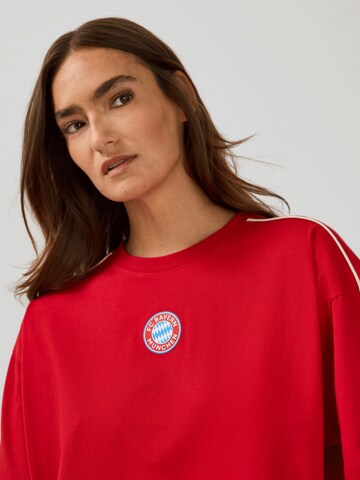 FC BAYERN MÜNCHEN Shirt in Red