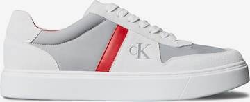 Calvin Klein Sneakers laag in Grijs: voorkant