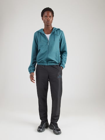 Costum de trening 'Carson 024' de la Sergio Tacchini pe verde: față