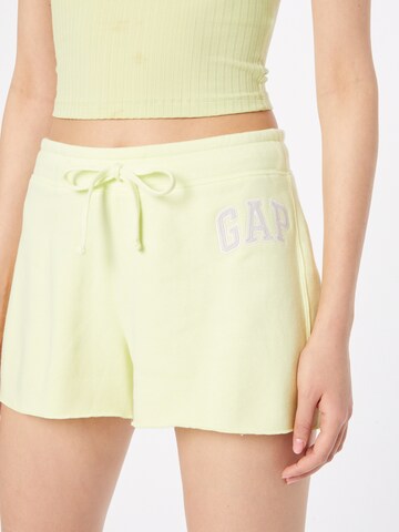 GAP Regular Shorts in Gelb