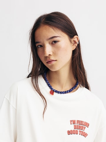 Tricou de la Pull&Bear pe alb