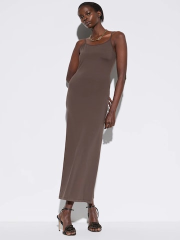 No Matter What Kleid in Braun: Vorderseite