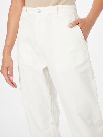 KnowledgeCotton Apparel - Loosefit Pantalón 'CALLA' en blanco