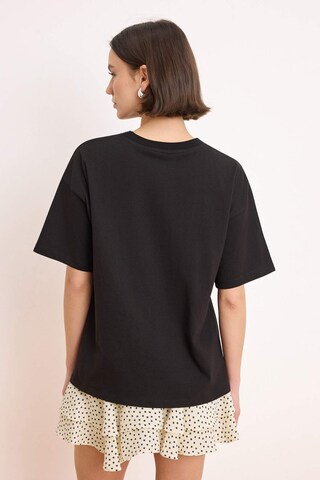 Trendyol Shirt in Black