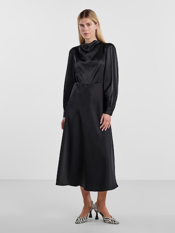 Robe Y.A.S en noir : devant