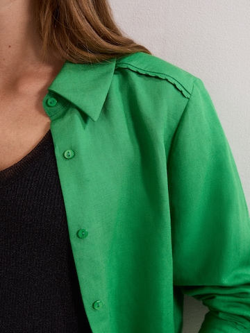 Phase Eight Shirt in Green: front