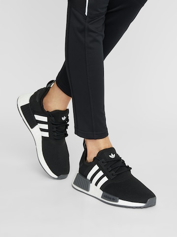 ADIDAS ORIGINALS Sneaker low 'Nmd_R1 Primeblue' i sort