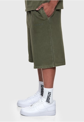 Dropsize Loosefit Hose in Grün