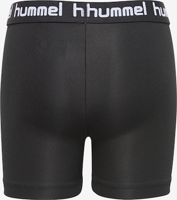 Hummel Skinny Shorts in Schwarz