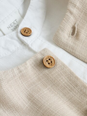 Next Set: Hemd, Weste und Shorts in Beige