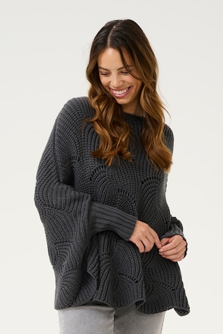 Cream Cape 'Mistletoe' in Grau: Vorderseite