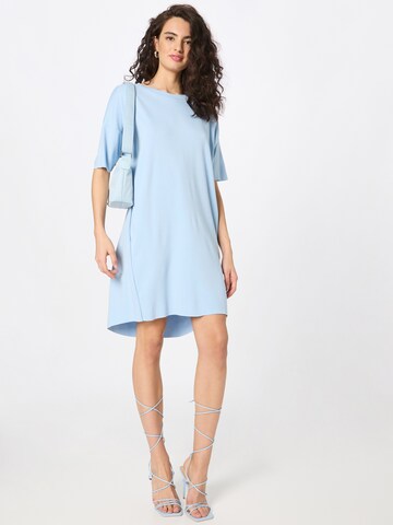 Robe d’été 'REGITZA' minimum en bleu