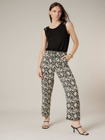 Coupe slim Pantalon Deeluxe en noir : devant